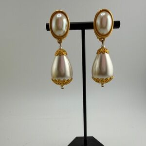 Vintage Oscar De La Renta Pearl Drop Earrings